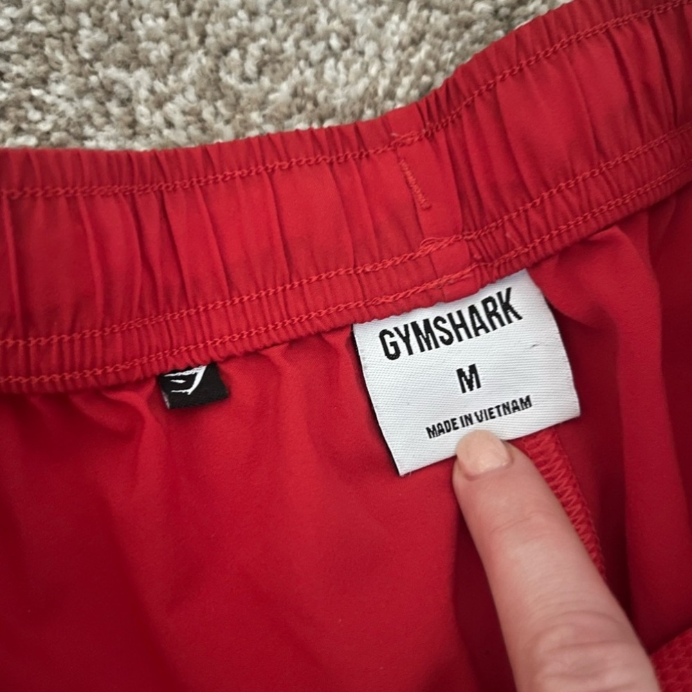 Gymshark Arrival 7" Shorts, Men’s Size Medium Red - Picture 2 of 4